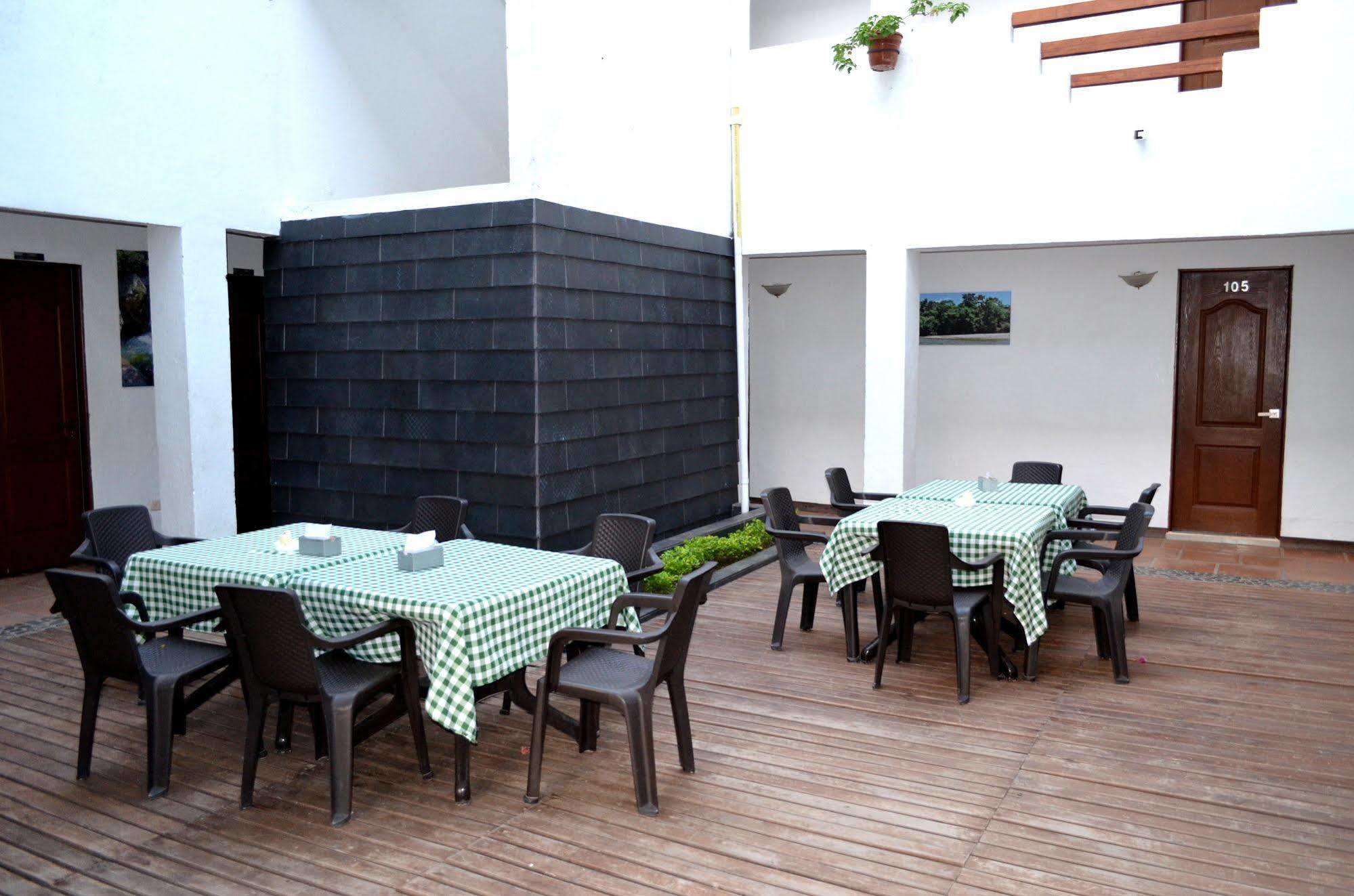 Hotel Aldea Plaza Doradal Exterior foto