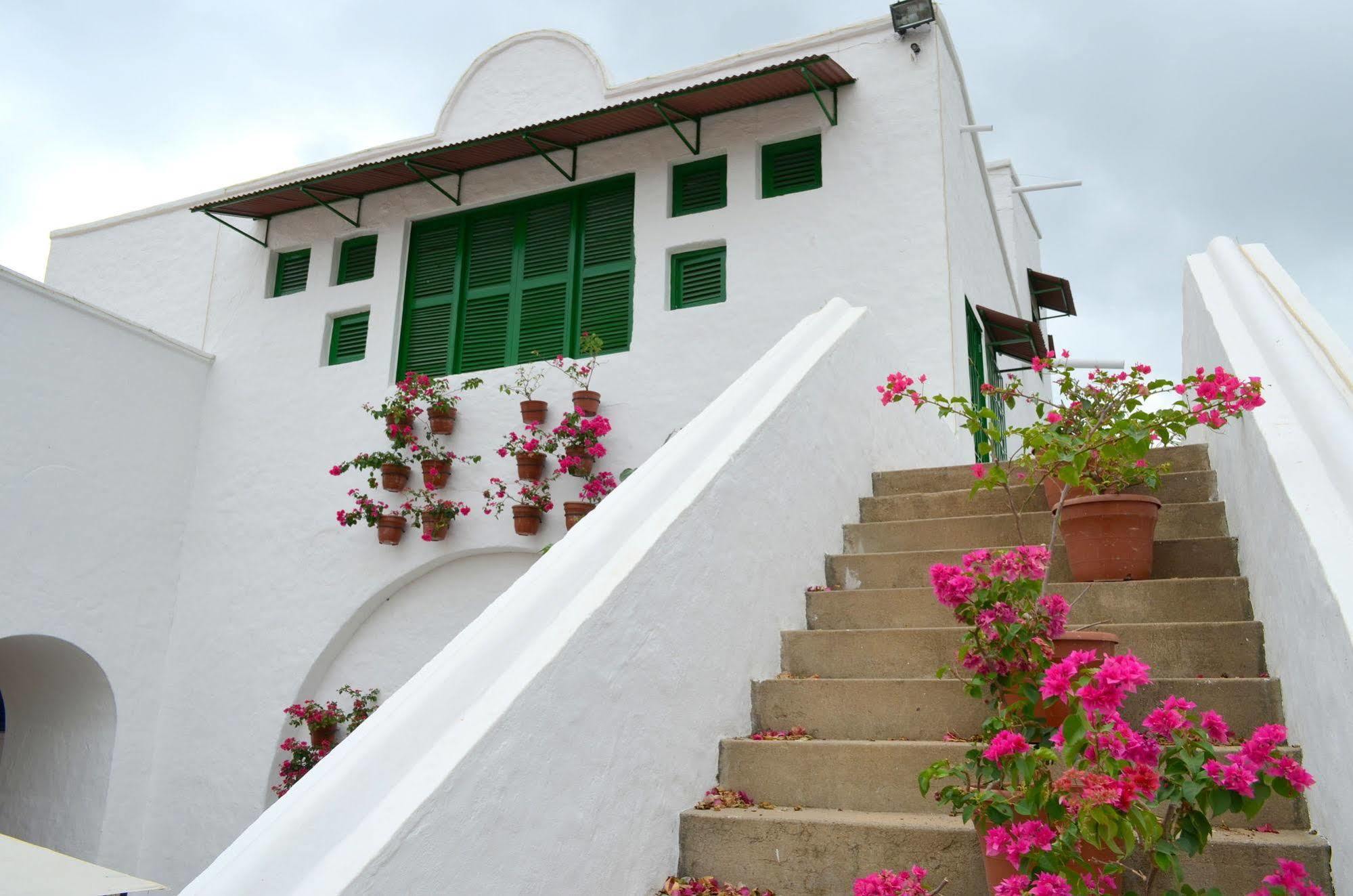 Hotel Aldea Plaza Doradal Exterior foto